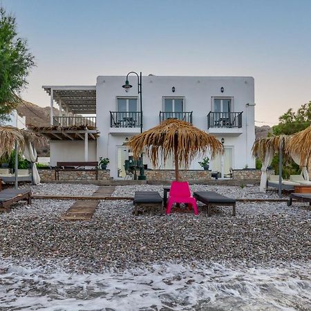 Uno Beachfront Suite Livadia  المظهر الخارجي الصورة