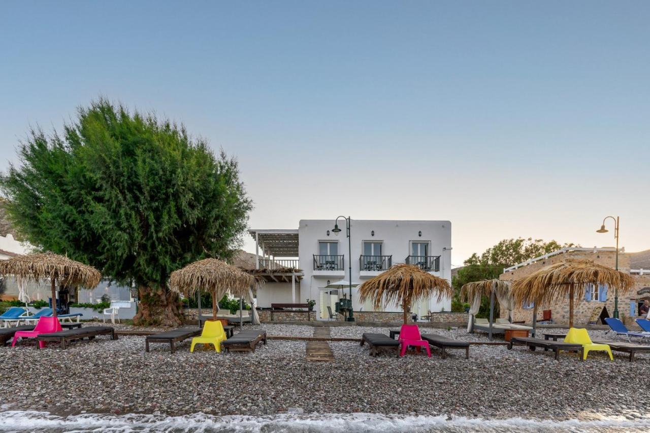 Uno Beachfront Suite Livadia  المظهر الخارجي الصورة