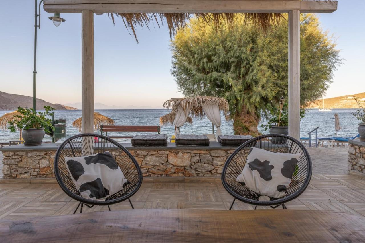 Uno Beachfront Suite Livadia  المظهر الخارجي الصورة