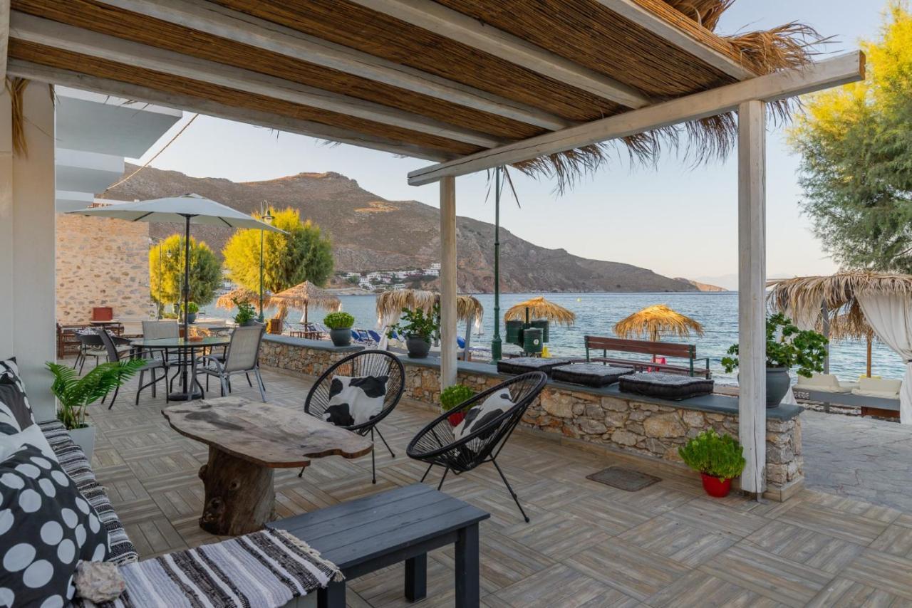 Uno Beachfront Suite Livadia  المظهر الخارجي الصورة